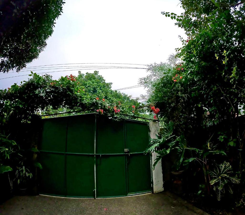 Auntie Gigi'S Place Tagaytay City ภายนอก รูปภาพ